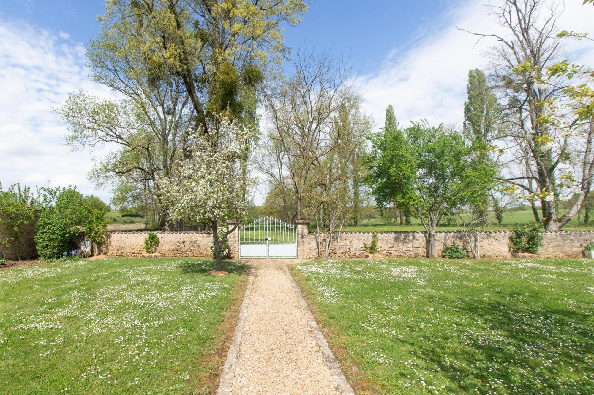 Le Clos Du Gue Pressac ภายนอก รูปภาพ